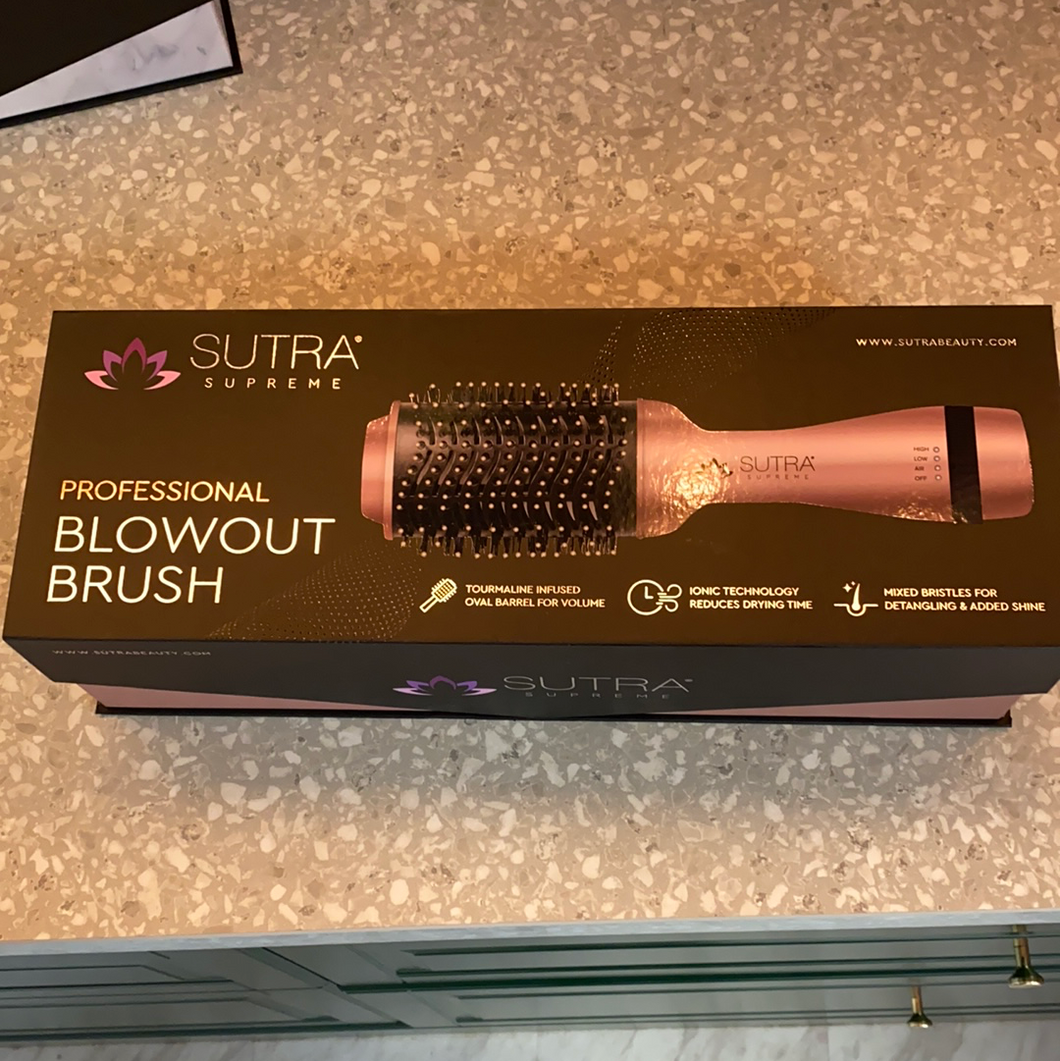 Sutra blowout brush