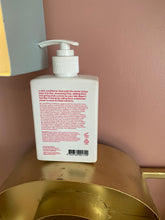 Load image into Gallery viewer, Mane tamer conditioner
