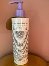 Load image into Gallery viewer, Fabuloso platinum blonde shampoo
